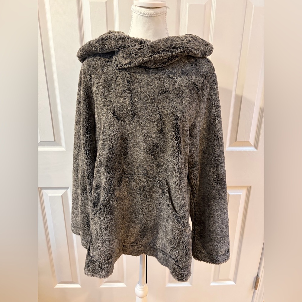 Pandemonium Nimbus Luxury Faux Fur Hooded Lounger with Kangaroo Pouch Size M
